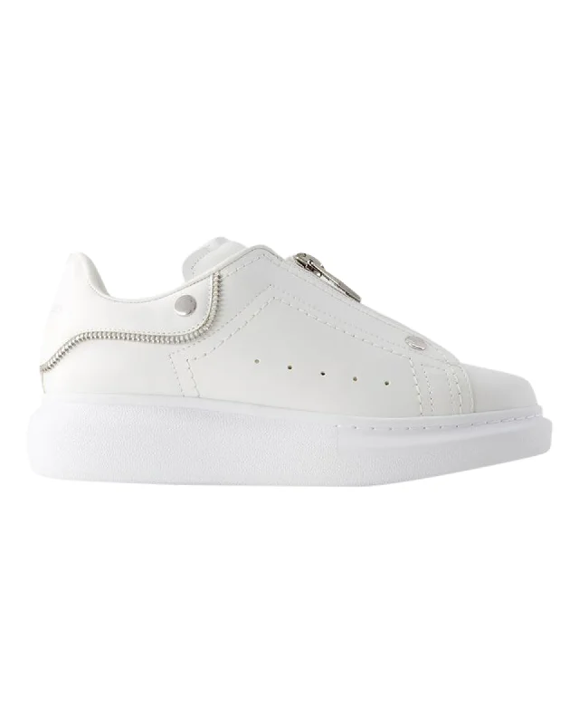 Letter embroidery Oversized Sneakers - Alexander Mcqueen - Leather - White/Silver