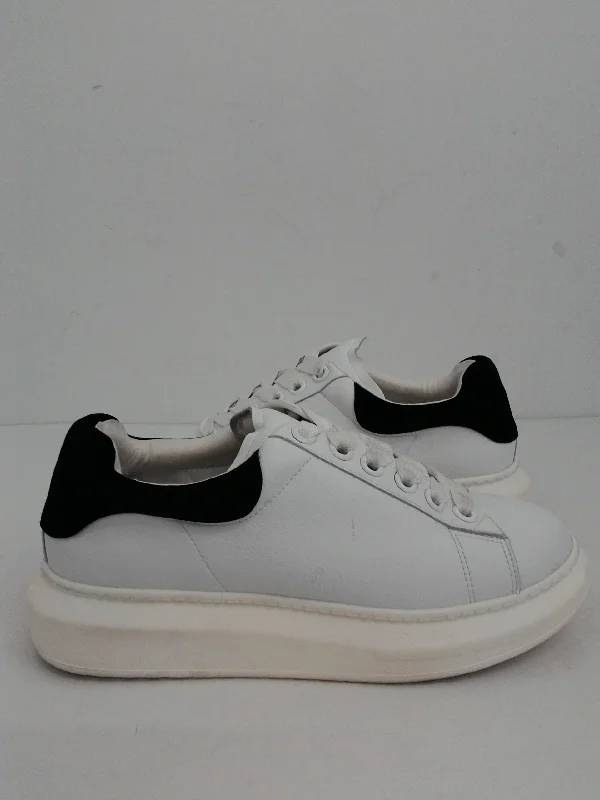 Fresh And Natural Steve Madden Women's Leather Fashion Sneakers Size 7 M