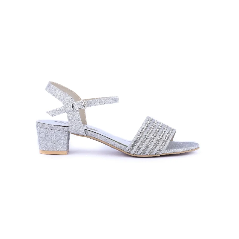 Romantic And Fresh Silver Color Fancy Sandals FN4776