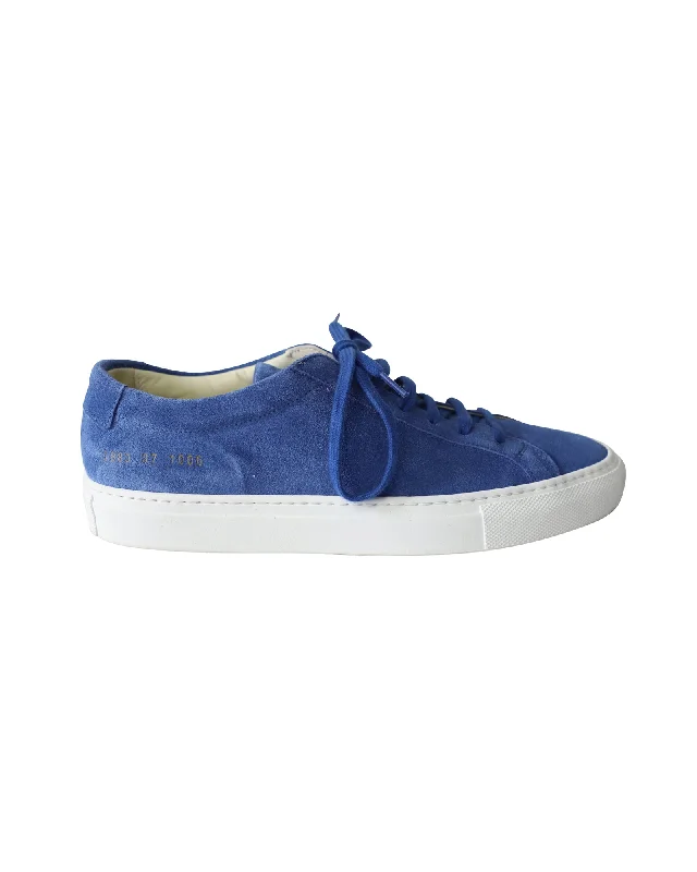 British casual Common Projects Achilles Low Sneakers in Blue Suede