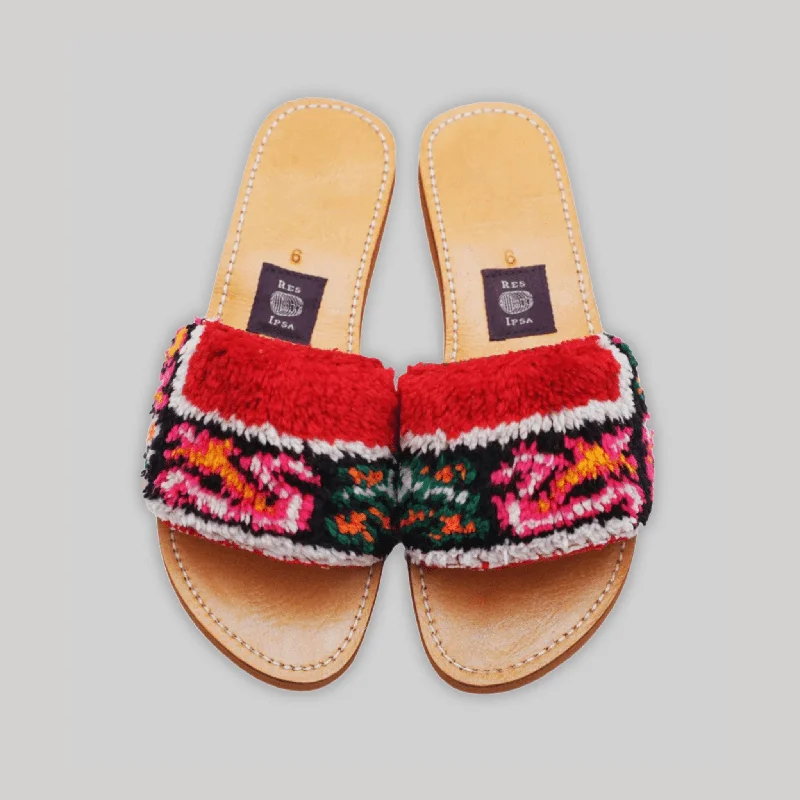 Unique prints Rug Sandal Size 9