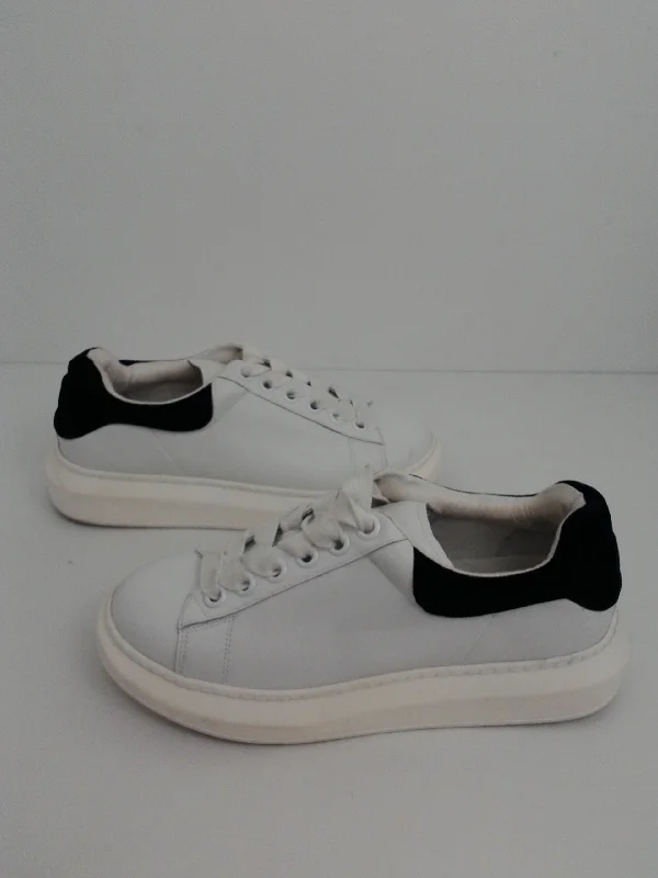 Elegant Style STEVEN by Steve Madden Women's Glazed Fashion Sneaker size 7M