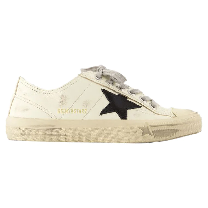 Comfortable and simple V-Star 2 Sneakers - Golden Goose Deluxe Brand - Leather - White/Black