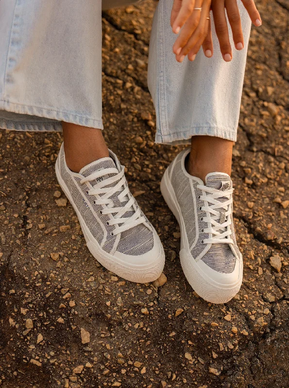 Luxury and fashionable Cruizer Platform Shoes - Navy White