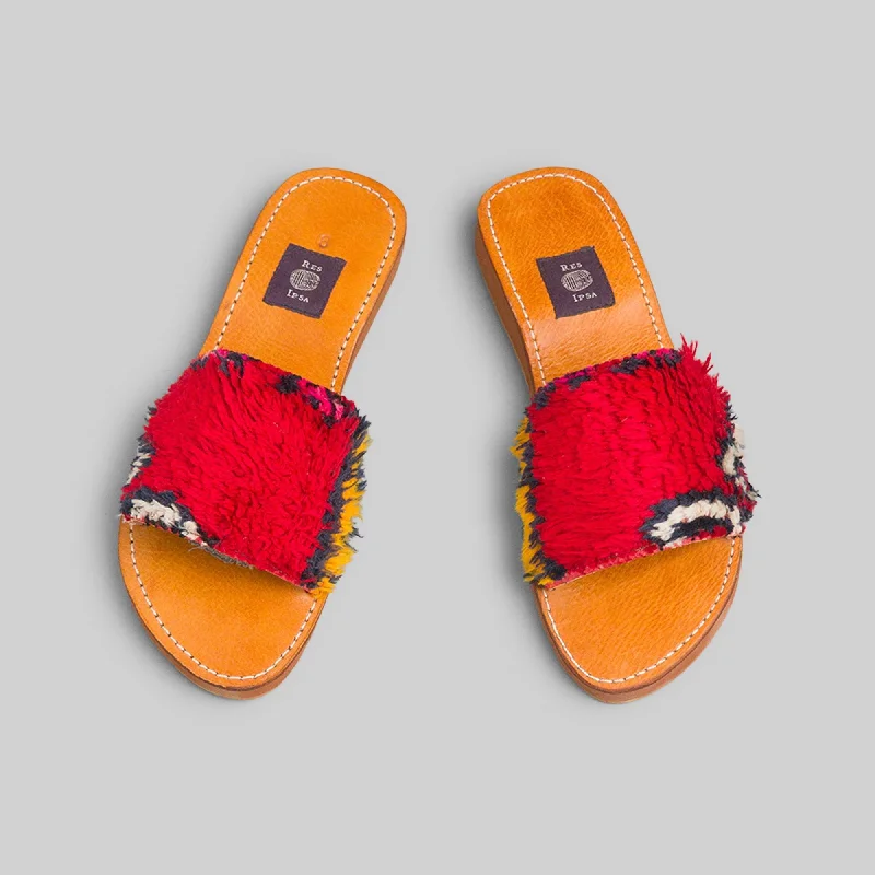 Dynamic Fashion Rug Sandal Size 9