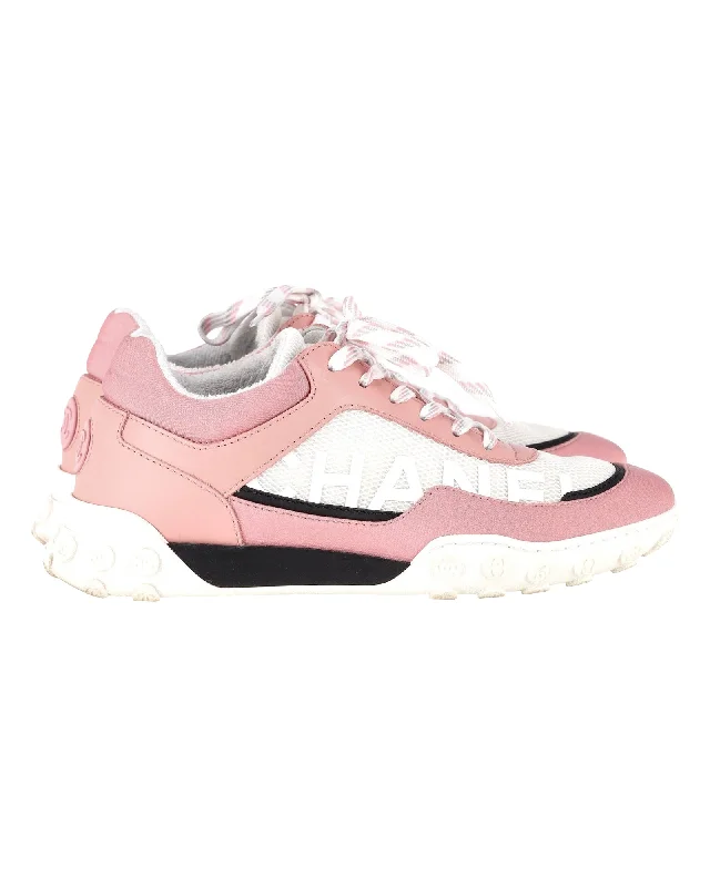 Party Wear Chanel CC Low-top Sneakers in Pink Leather, Satin, and Mesh