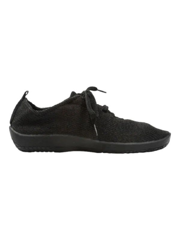 Street Style Women's Ls Sneaker In Black