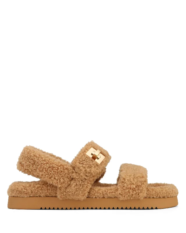 Street Style Maldive Shearling Camel