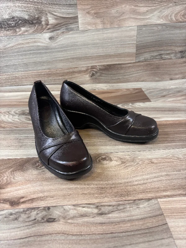 Boutique display Shoes Heels Block By Dansko In Brown, Size: 7.5