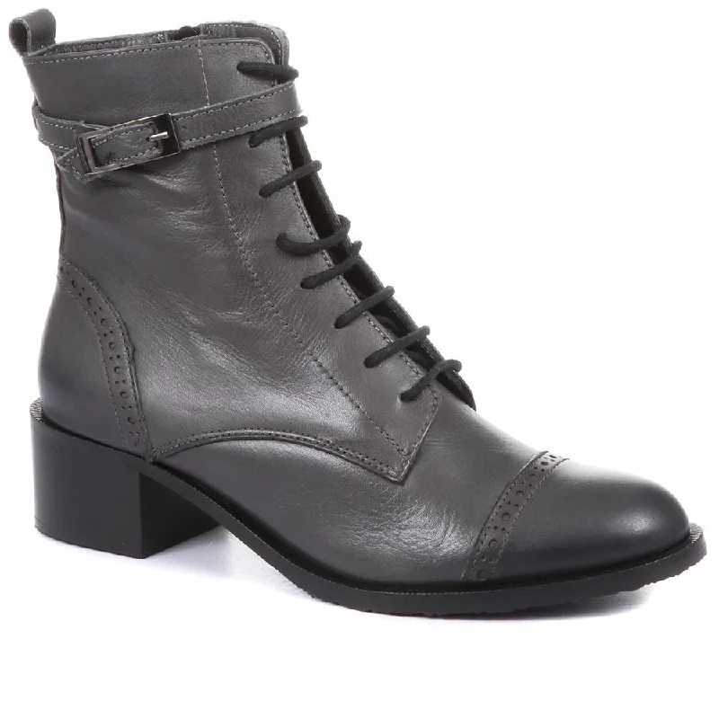 Boutique style Madie Heeled Leather Ankle Boots - MADIE / 320 433