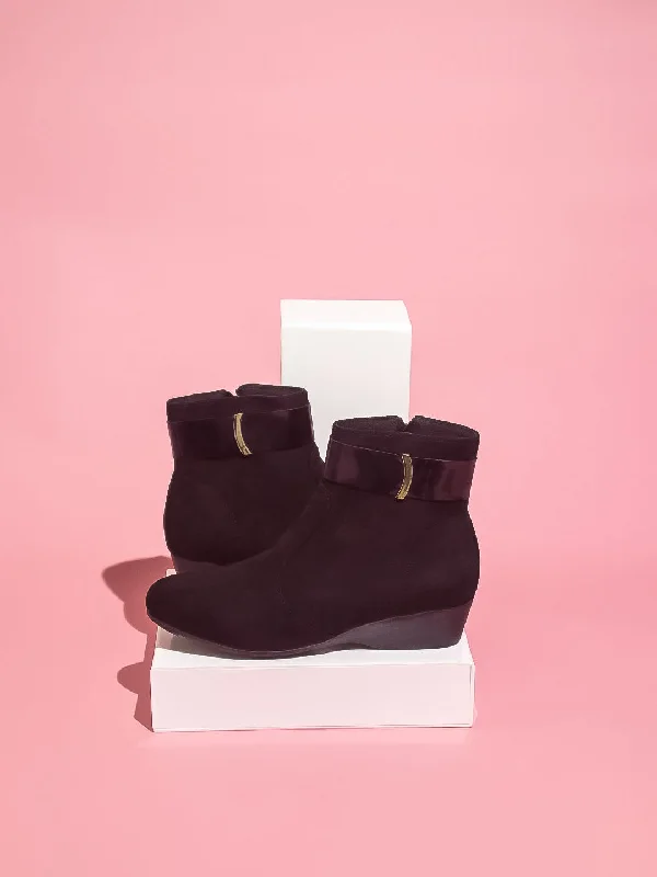 Playful Style Women Black Wedge Heel Regular Boots