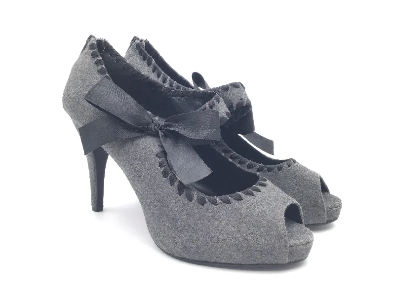 Relaxed And Casual Shoes Heels Stiletto By Velvet Heart In Black & Grey, Size: 9