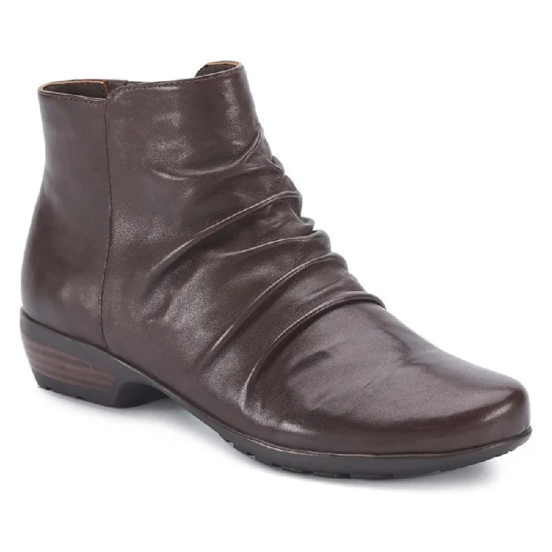 Wandering freely Ros Hommerson Esme Brown Napa Bootie (Women's)