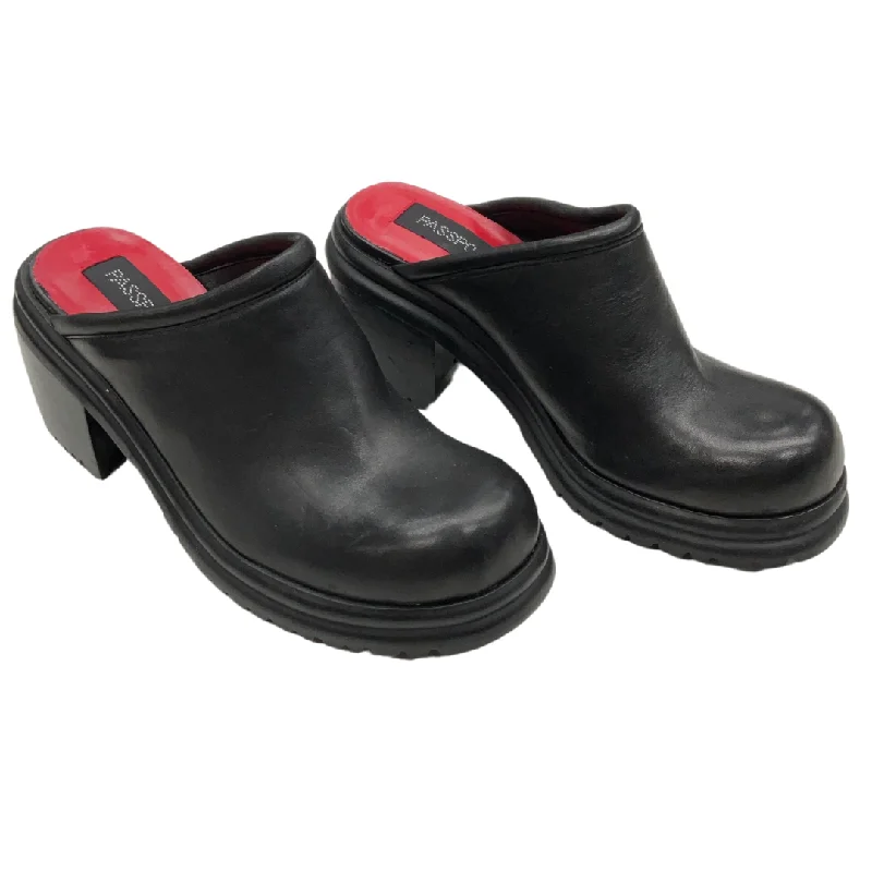 Simple Solid Color Shoes Heels Block By Passport In Black, Size: 6.5