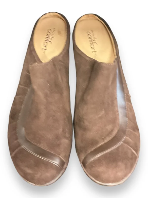 Classic style Shoes Heels Block By Strictly Comfort In Brown, Size: 8