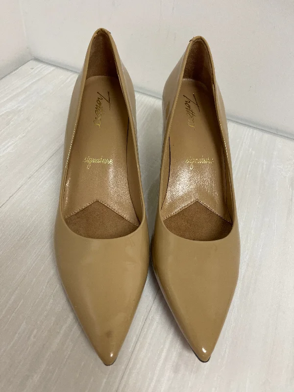 Classic Series Shoes Heels Stiletto By Cmc In Tan, Size: 8