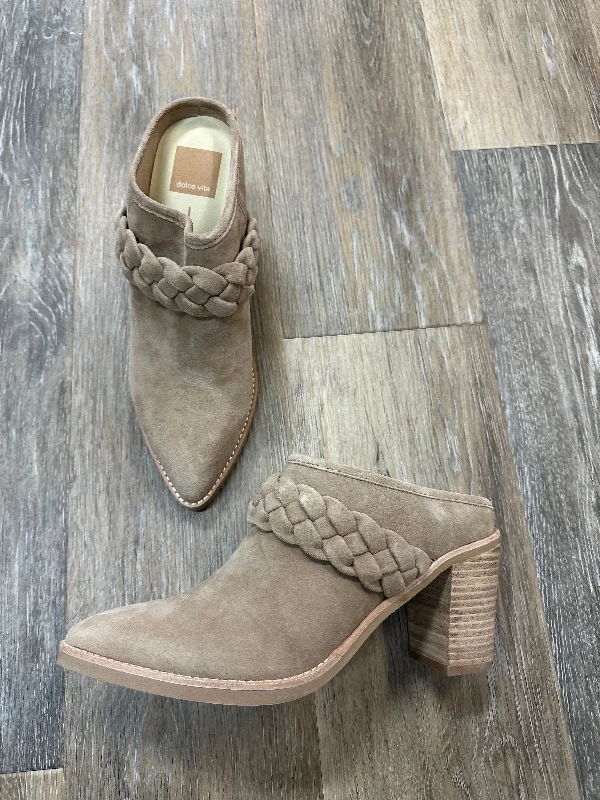 Round neck design Shoes Heels Block By Dolce Vita In Taupe, Size: 6.5