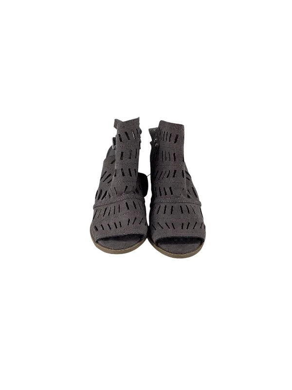 Fashionable And Versatile Shoes Heels Block By Christian Siriano For Payless In Grey, Size: 7
