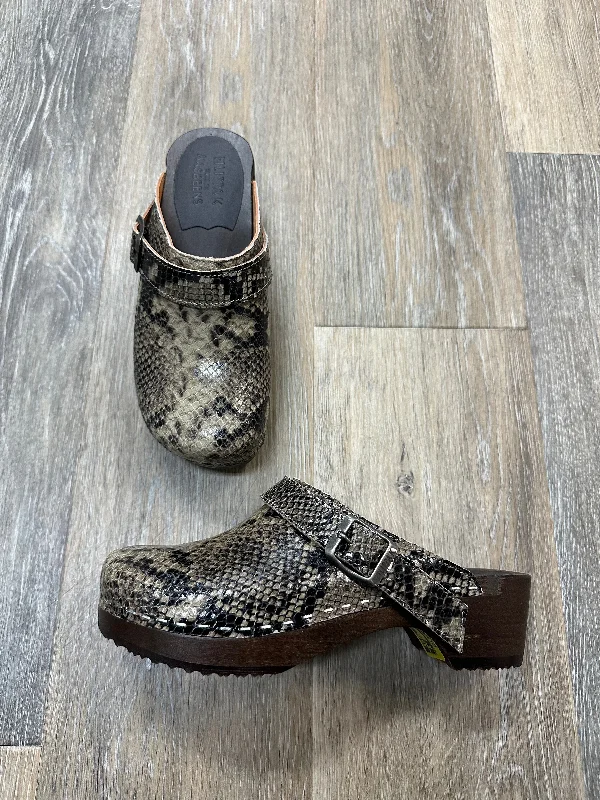 Casual And Casual Shoes Heels Block By Hasbeens In Snakeskin Print, Size:6