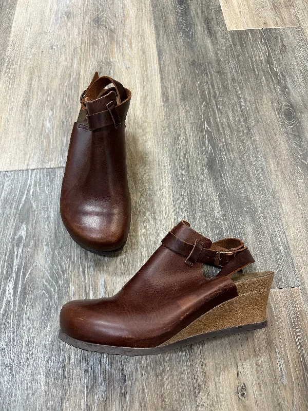 Unique Design Shoes Heels Block By Papillion In Brown, Size: 8