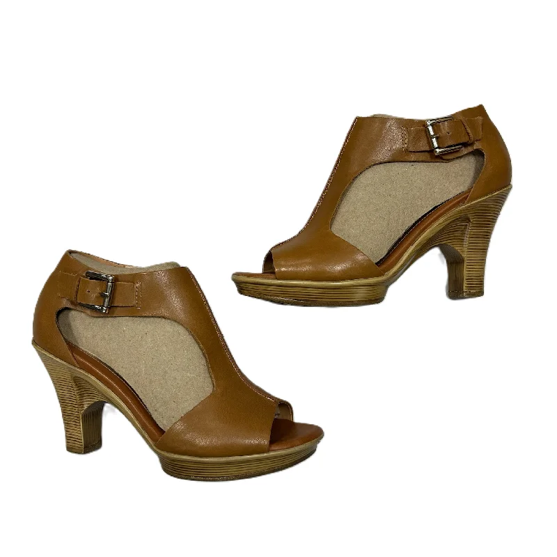 Unique prints Shoes Heels Block By Sofft In Brown, Size: 7.5