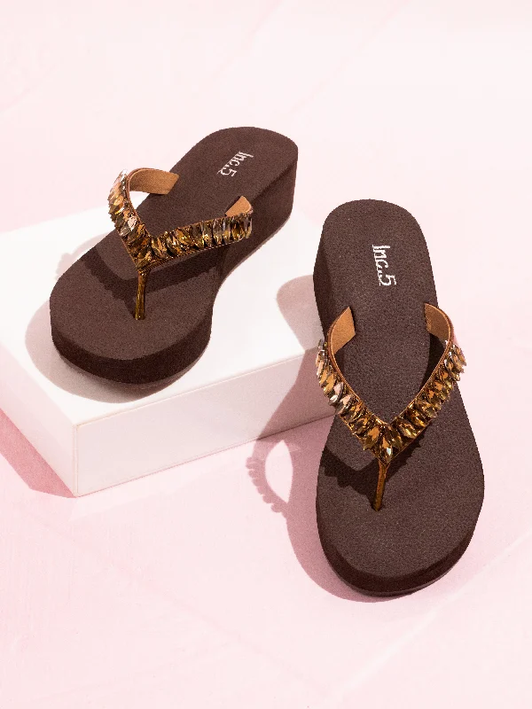 Sports Casual Style Women Antique-Toned Embellished Comfort Heels