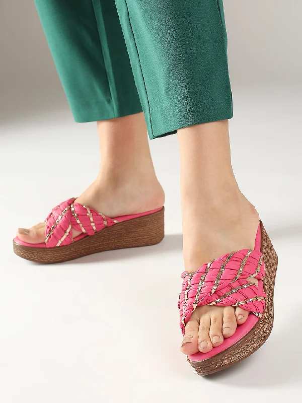 Cool Breeze At Night Women Pink And Gold-Toned Textured Open Toe Wedge Heels