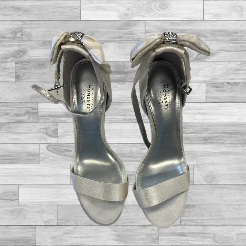 Sports Yoga Style Shoes Heels Stiletto By Clothes Mentor In White, Size: 6