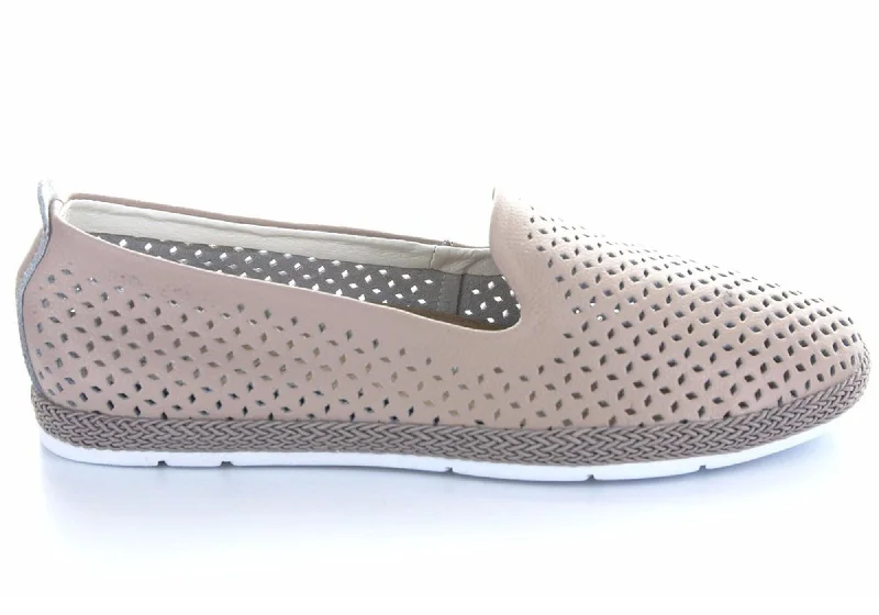 Elegant And Noble CC Resorts Remi Womens Comfortable Leather Casual Flats
