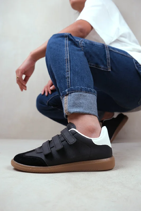 Stunning Fashion TERRACE CASUAL GUM SOLE ADJUSTABLE TRAINERS IN BLACK
