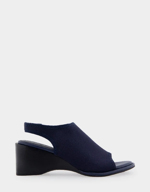 Trendy and versatile Nuri
