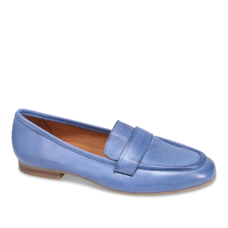 Trendy and versatile Zyler Loafer