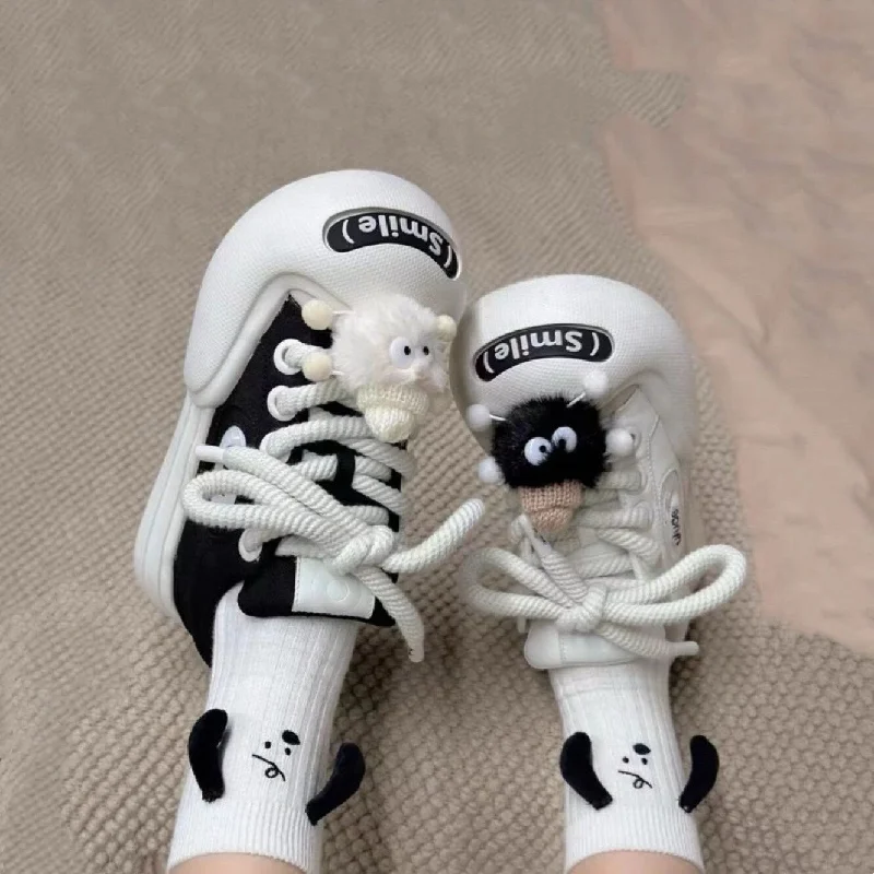 Wearable At Home Or Out Casual Black & White Canvas Sneakers, Cute Round Head Unisex Shoes, Thick Shoe Lace with Charms Sneakers for Men and Women, Everyday Flats