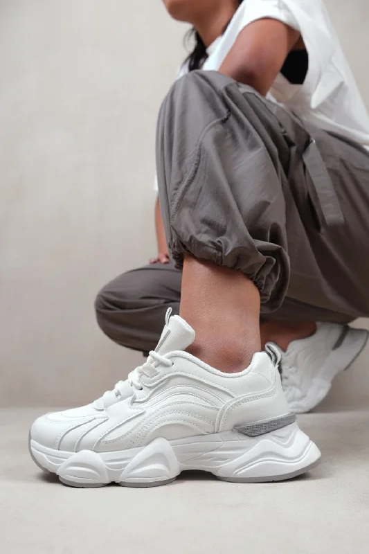 Casual And Casual CITYWALK CHUNKY SOLE LACE UP TRAINERS IN WHITE