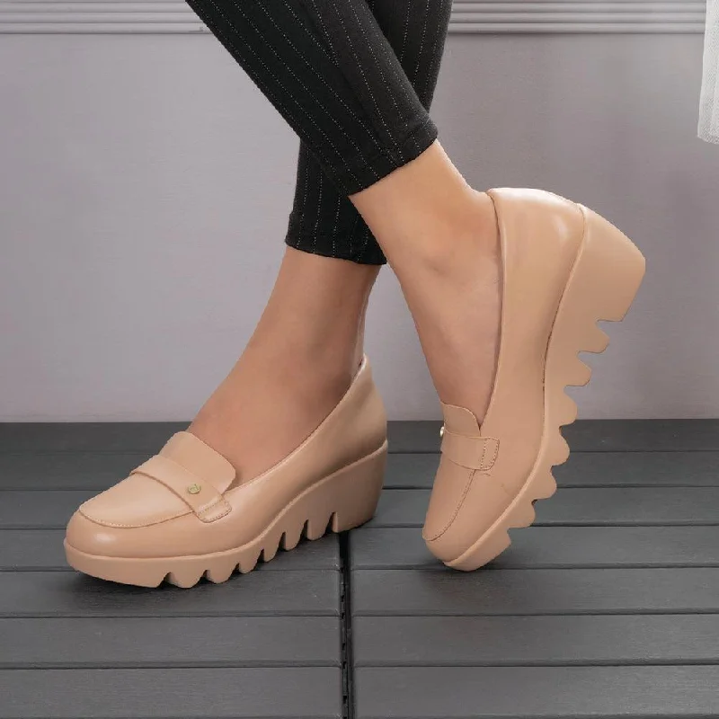 Stunning Fashion Tresmode Towes Tan Women's Dress Wedge Loafers