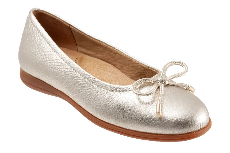 Fashionable and versatile Dellis